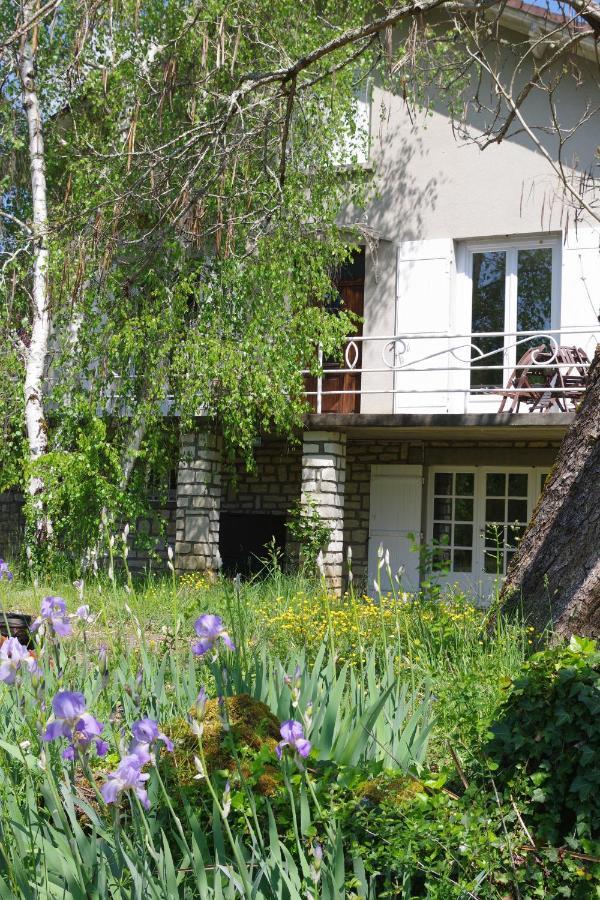 Bed and Breakfast Au Catalpa La Chapelle-Faucher Екстер'єр фото